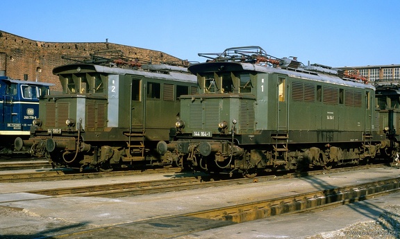 144 164