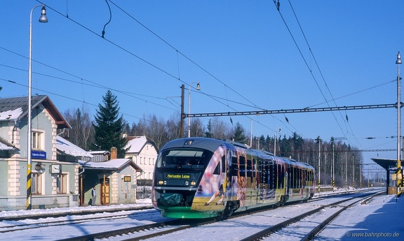 642 304