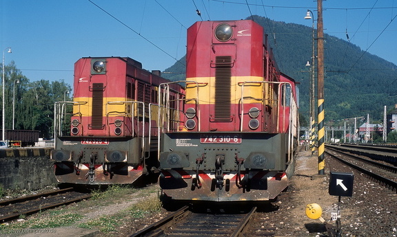 742 310