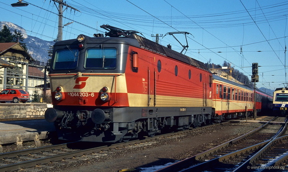 1044 203