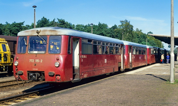 772 115