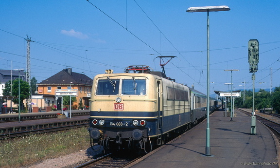 184 003