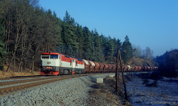 751 158