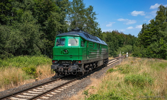 232 704