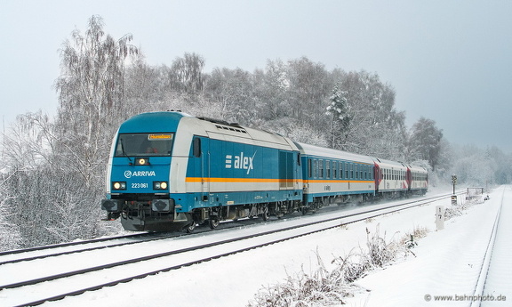 223 061