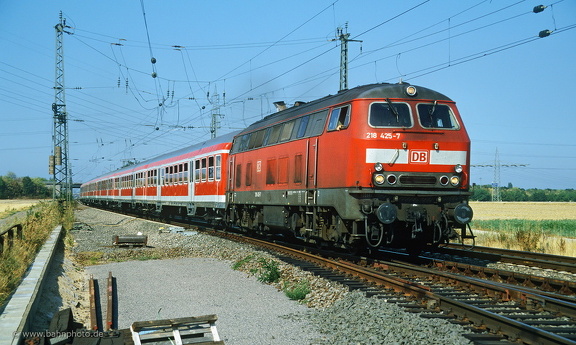 218 425