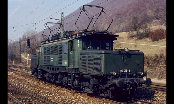 194 018