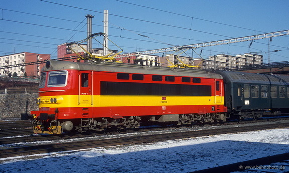 242 240