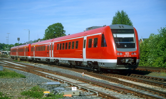 612 657