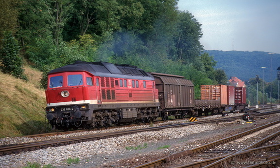 232 626