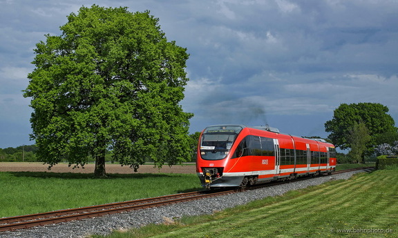 643 042