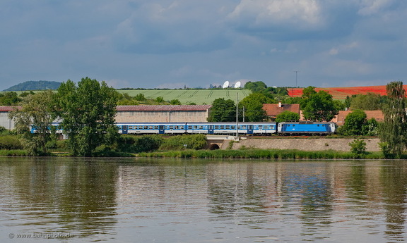 163 073