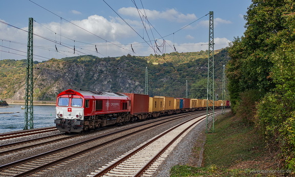 266 018
