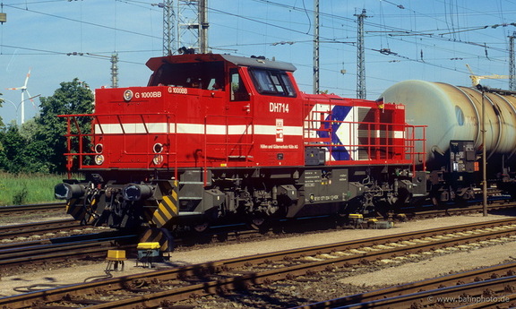 271 034