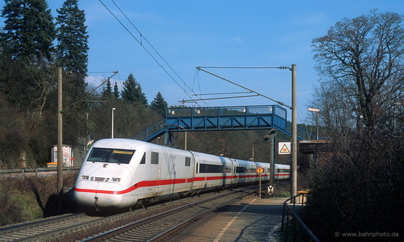 401 038
