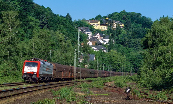 189 093