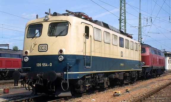139 554