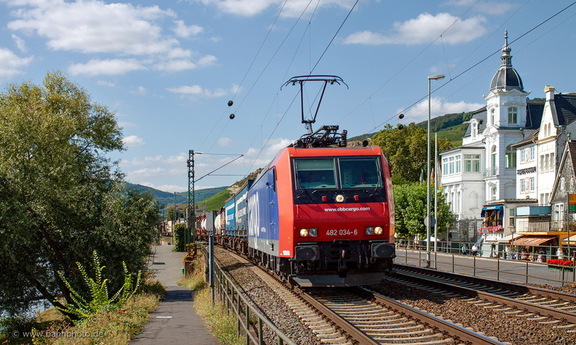 482 034