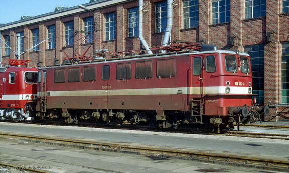 109 082