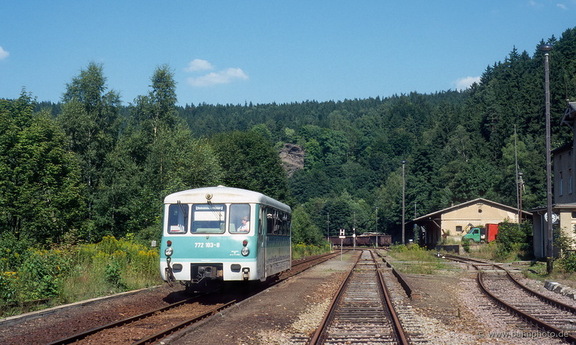 772 103